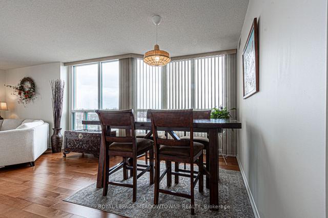402 - 100 Millside Dr, Condo with 2 bedrooms, 2 bathrooms and 1 parking in Milton ON | Image 4