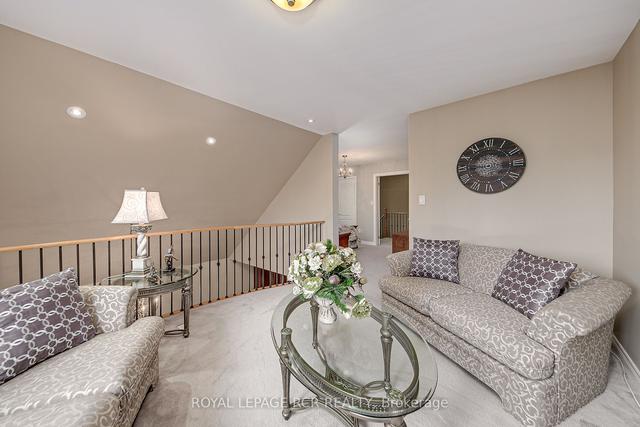 683 Skye Ct, Condo with 2 bedrooms, 3 bathrooms and 2 parking in Newmarket ON | Image 16