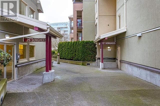 202 - 27 Songhees Rd, Condo with 2 bedrooms, 2 bathrooms and 1 parking in Victoria BC | Image 25