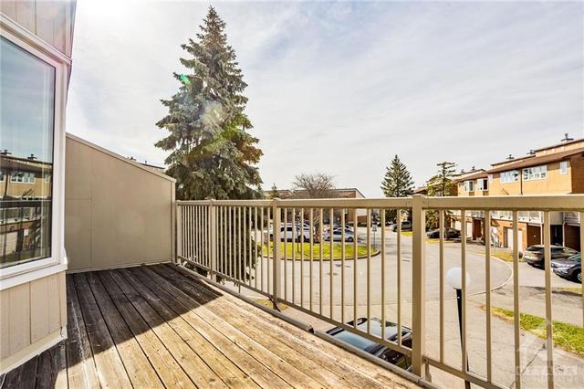 34 Huntview Private, Townhouse with 3 bedrooms, 4 bathrooms and 2 parking in Ottawa ON | Image 10