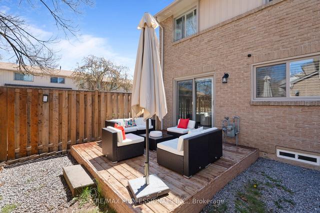 92 - 1542 Lancaster Dr, Townhouse with 3 bedrooms, 2 bathrooms and 2 parking in Oakville ON | Image 31