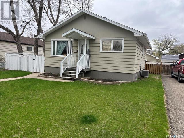 612 4th Ave Nw, House detached with 4 bedrooms, 2 bathrooms and null parking in Swift Current SK | Image 36