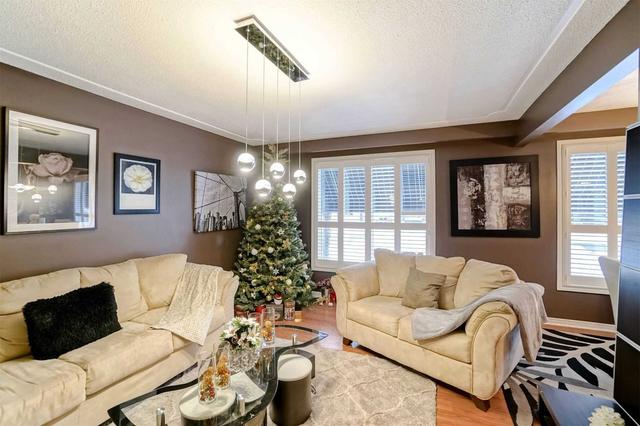 12 Rochelle Dr, House detached with 3 bedrooms, 2 bathrooms and 3 parking in St. Catharines ON | Image 36