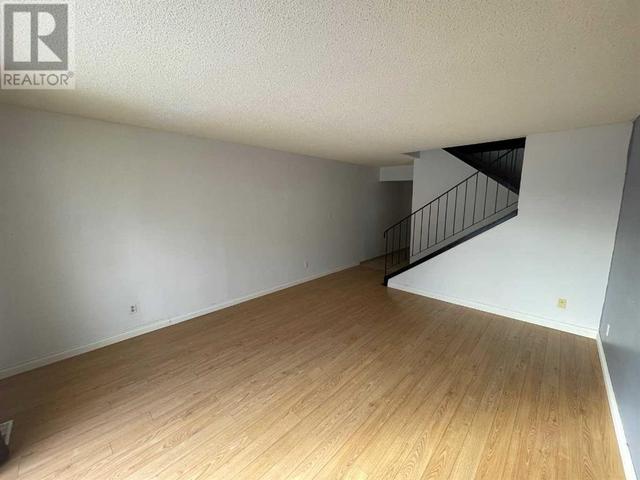 5 - 5423 10 Ave, House attached with 3 bedrooms, 1 bathrooms and 1 parking in Edson AB | Image 7