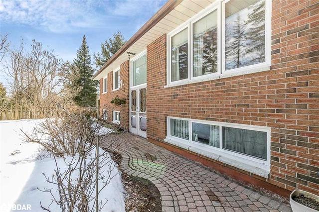 1124 St Vincent Street, House detached with 3 bedrooms, 1 bathrooms and 9 parking in Springwater ON | Image 23