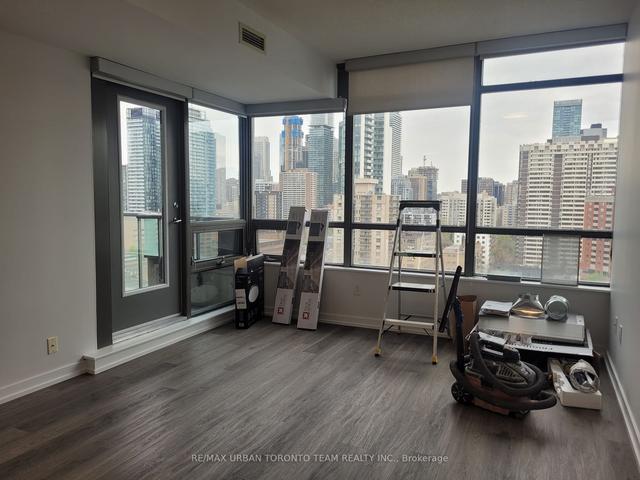 1703 - 285 Mutual St, Condo with 1 bedrooms, 1 bathrooms and 1 parking in Toronto ON | Image 7