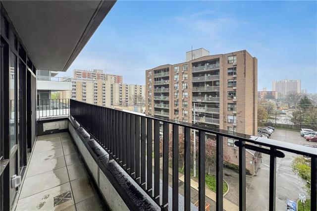 526 - 1 Jarvis St, Condo with 2 bedrooms, 2 bathrooms and null parking in Hamilton ON | Image 2