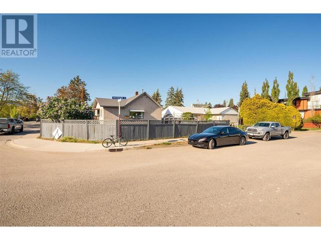 530 Patterson Ave, House detached with 2 bedrooms, 1 bathrooms and 2 parking in Kelowna BC | Image 28