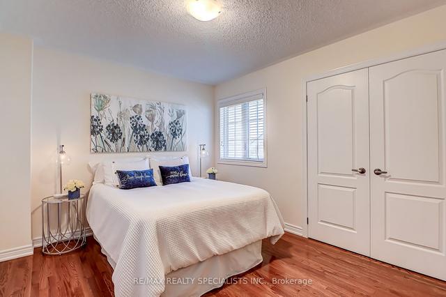 39 Amarillo Rd, Condo with 2 bedrooms, 4 bathrooms and 4 parking in Brampton ON | Image 17