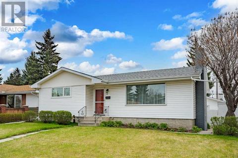 40 Brown Crescent Nw, Calgary, AB, T2L1N5 | Card Image