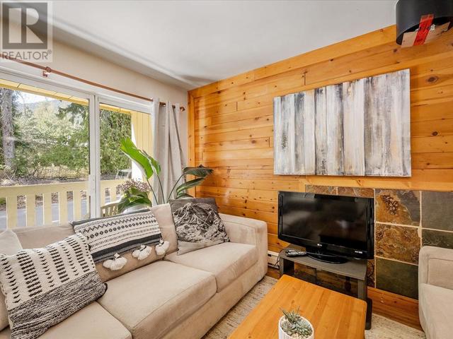 7 - 8073 Timber Lane, House attached with 3 bedrooms, 1 bathrooms and null parking in Whistler BC | Image 5