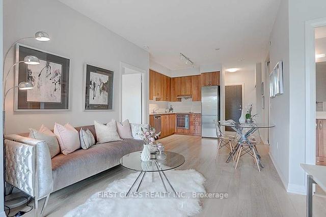 528 - 55 Ann O'reilly Rd, Condo with 2 bedrooms, 2 bathrooms and 1 parking in Toronto ON | Image 2