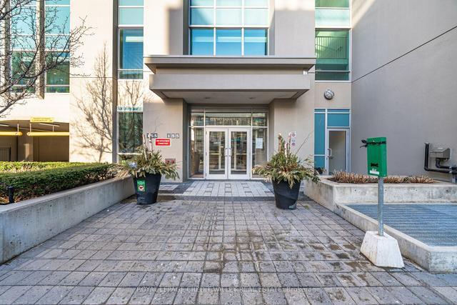 2426 - 165 Legion Rd N, Condo with 2 bedrooms, 2 bathrooms and 1 parking in Toronto ON | Image 12