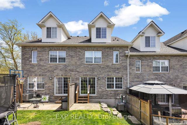 43 Woolwich St, House attached with 3 bedrooms, 3 bathrooms and 3 parking in Kitchener ON | Image 19