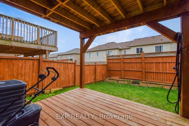 36 Jeffrey Dr, House attached with 3 bedrooms, 4 bathrooms and 3 parking in Guelph ON | Image 31