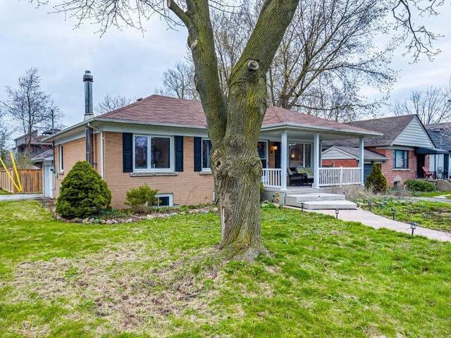 31 Midland Ave, House detached with 3 bedrooms, 2 bathrooms and 3 parking in Toronto ON | Image 12