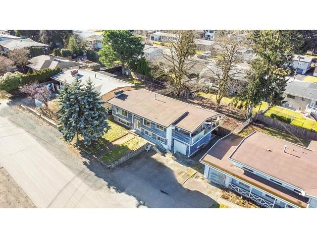 2529 Magnolia Cres, House detached with 5 bedrooms, 2 bathrooms and 4 parking in Abbotsford BC | Image 1