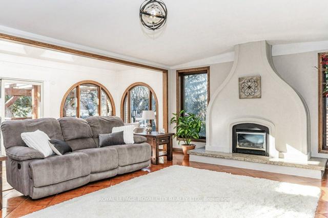82 Sunnylea Cres, House detached with 4 bedrooms, 3 bathrooms and 7 parking in Guelph ON | Image 37