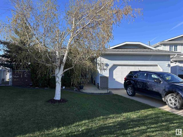 11047 105 St, House detached with 4 bedrooms, 2 bathrooms and 4 parking in Westlock AB | Image 4