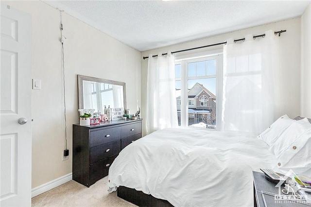109 Calvington Ave, Townhouse with 3 bedrooms, 3 bathrooms and 3 parking in Ottawa ON | Image 18