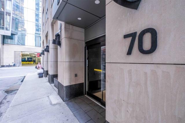 1510 - 70 Temperance St, Condo with 1 bedrooms, 1 bathrooms and 0 parking in Toronto ON | Image 3