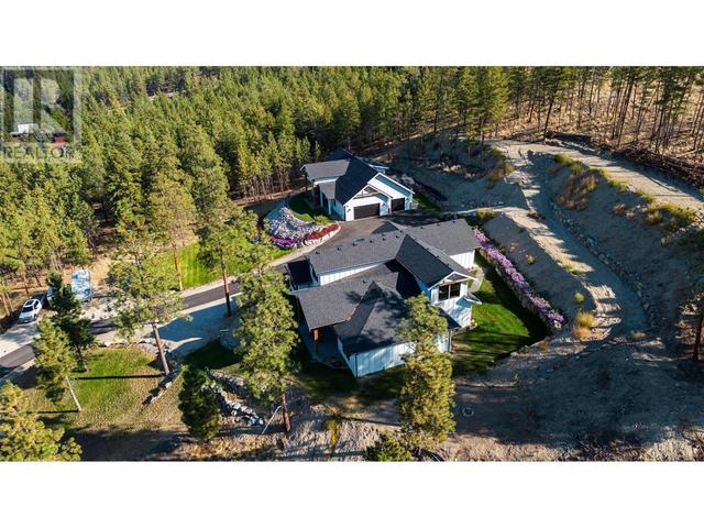 10833 Hare Rd, House detached with 5 bedrooms, 5 bathrooms and 16 parking in Lake Country BC | Image 2
