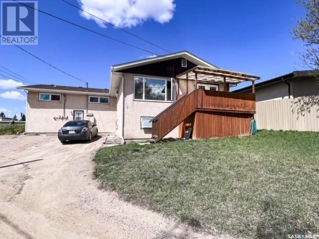 410 Begg St W, House detached with 6 bedrooms, 4 bathrooms and null parking in Swift Current SK | Image 2