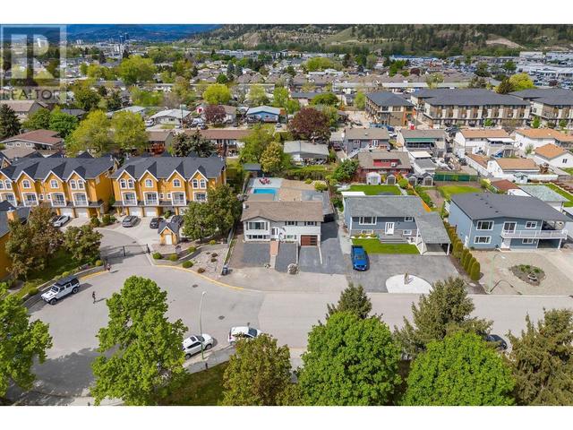 464 Mcphee St, House detached with 5 bedrooms, 2 bathrooms and 6 parking in Kelowna BC | Image 38