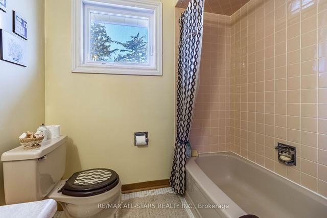 1230 Albion Rd, House detached with 3 bedrooms, 3 bathrooms and 6 parking in Toronto ON | Image 21