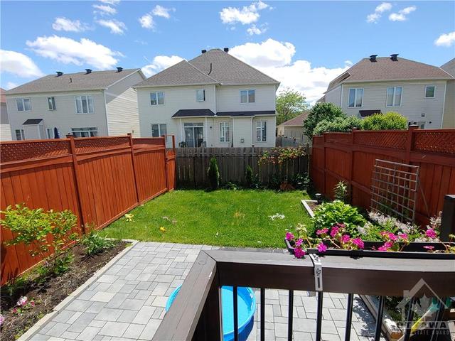 86 Selhurst Ave, Townhouse with 3 bedrooms, 3 bathrooms and 2 parking in Ottawa ON | Image 28