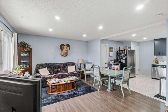 211 44 St Ne, House detached with 5 bedrooms, 3 bathrooms and 4 parking in Calgary AB | Image 5