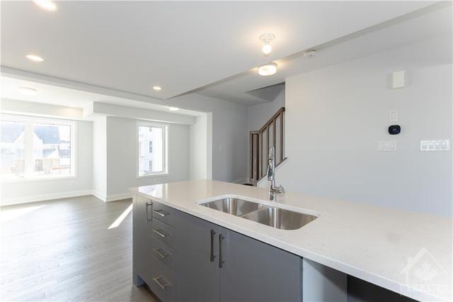 748 Kinstead Private, Townhouse with 3 bedrooms, 3 bathrooms and 2 parking in Ottawa ON | Image 17