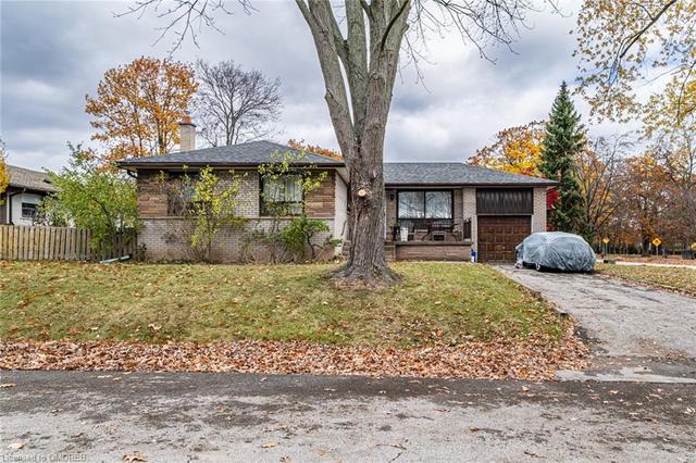 65 Glenmanor Drive, House detached with 3 bedrooms, 2 bathrooms and 3 parking in Oakville ON | Image 13