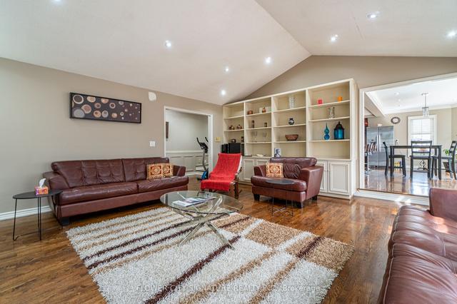 4 Perth St, House detached with 4 bedrooms, 4 bathrooms and 6 parking in Brampton ON | Image 15