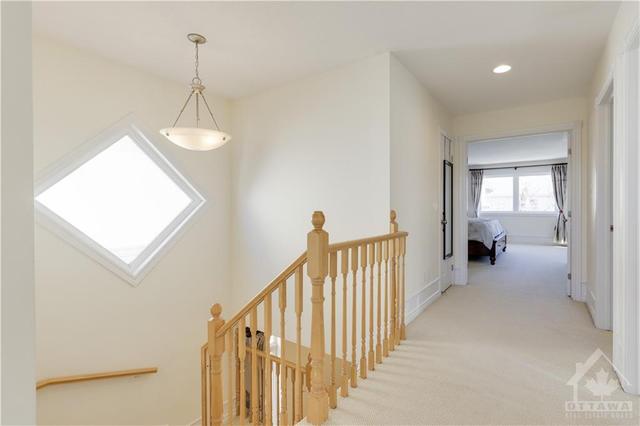314 Laughlin Cir, House detached with 5 bedrooms, 4 bathrooms and 4 parking in Ottawa ON | Image 14