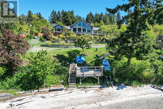 116 Fruitvale Rd, House detached with 3 bedrooms, 3 bathrooms and 4 parking in Saltspring Island BC | Image 1