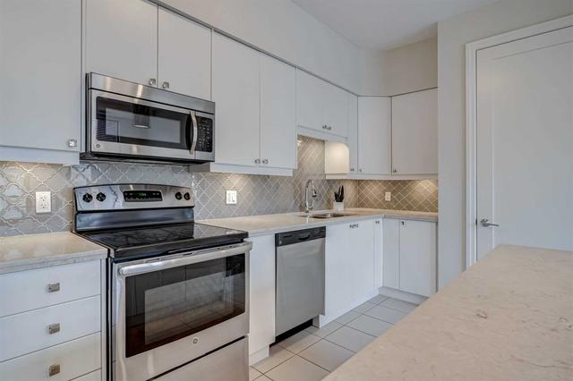1008 - 112 King St E, Condo with 2 bedrooms, 2 bathrooms and 1 parking in Hamilton ON | Image 3