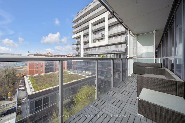 737 - 1030 King St W, Condo with 2 bedrooms, 2 bathrooms and 0 parking in Toronto ON | Image 8