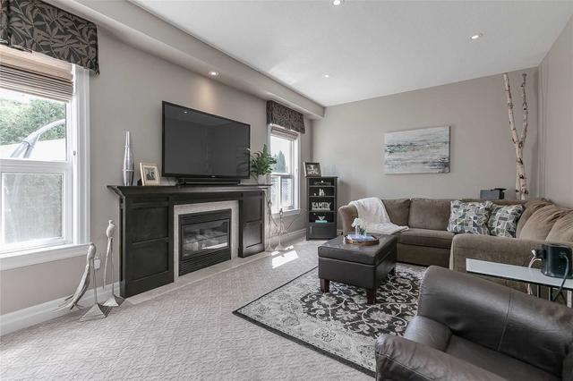 2215 Empire Cres, House detached with 4 bedrooms, 4 bathrooms and 4 parking in Burlington ON | Image 4