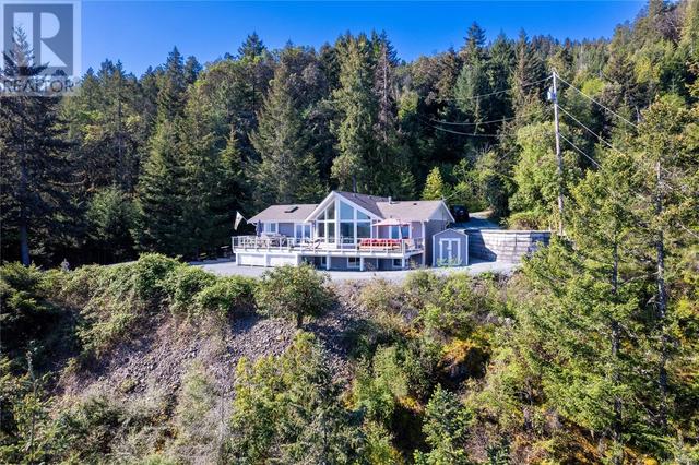 8475 Lisa Lane, House detached with 4 bedrooms, 3 bathrooms and 8 parking in Lantzville BC | Image 1
