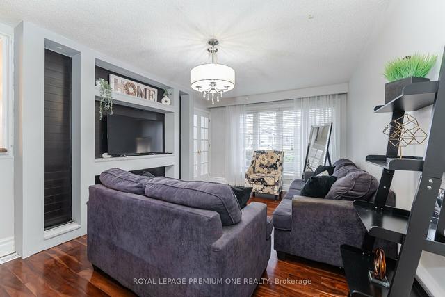 59 Ruthmar Cres, House semidetached with 3 bedrooms, 2 bathrooms and 4 parking in Toronto ON | Image 37