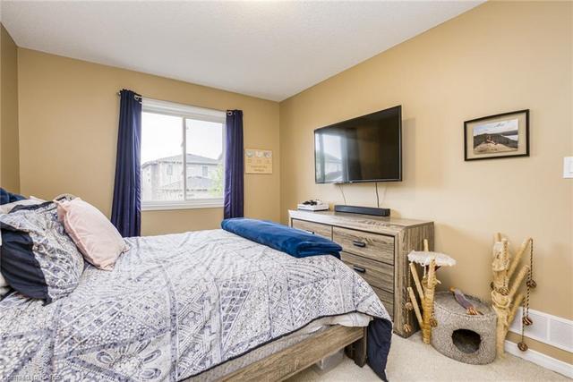1573 Crimson Cres, House attached with 3 bedrooms, 2 bathrooms and 5 parking in Kingston ON | Image 16