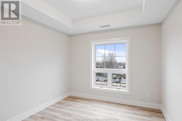 404 - 190 Main St E, Condo with 2 bedrooms, 2 bathrooms and null parking in Kingsville ON | Image 8