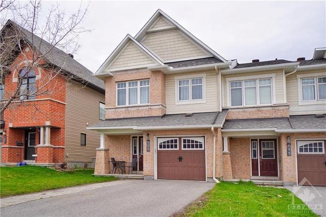 109 Calvington Ave, Townhouse with 3 bedrooms, 3 bathrooms and 3 parking in Ottawa ON | Image 2