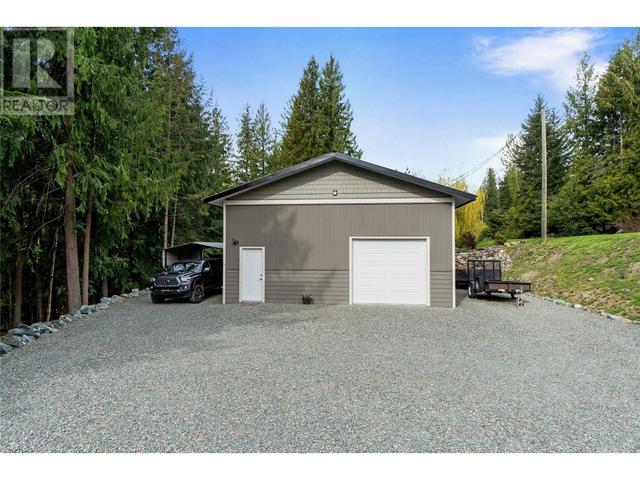 7430 Stampede Trail, House detached with 3 bedrooms, 2 bathrooms and 4 parking in Columbia Shuswap F BC | Image 45