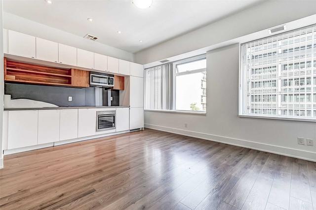 404 - 111 St Clair Ave W, Condo with 1 bedrooms, 1 bathrooms and 0 parking in Toronto ON | Image 4