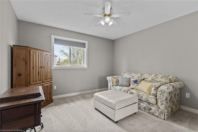 1052 Springfield Dr, House semidetached with 2 bedrooms, 1 bathrooms and 3 parking in Kingston ON | Image 7