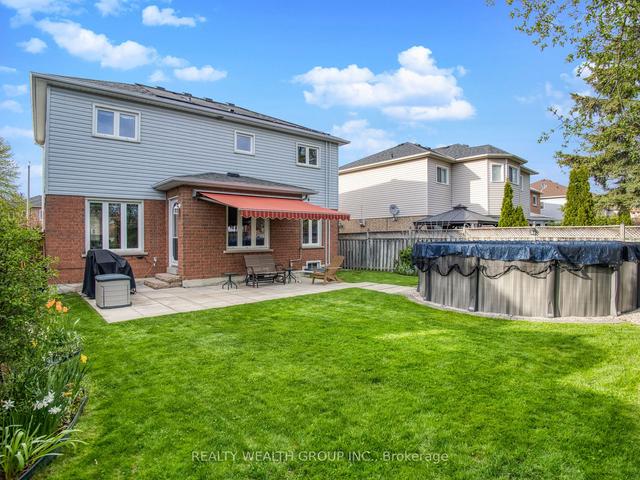 1049 Beaver Valley Cres, House detached with 3 bedrooms, 3 bathrooms and 4 parking in Oshawa ON | Image 12