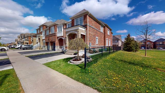 88 Lorenzo Cir, House attached with 4 bedrooms, 3 bathrooms and 3 parking in Brampton ON | Image 34