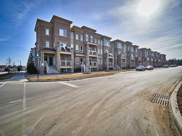 1811 Rex Heath Dr, Townhouse with 2 bedrooms, 2 bathrooms and 1 parking in Pickering ON | Image 1